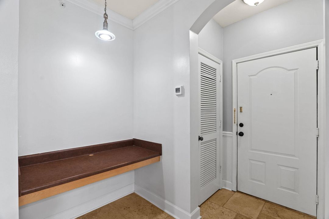 For Sale: $148,800 (1 beds, 1 baths, 868 Square Feet)