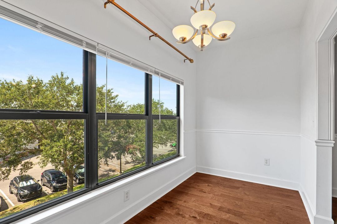 For Sale: $148,800 (1 beds, 1 baths, 868 Square Feet)