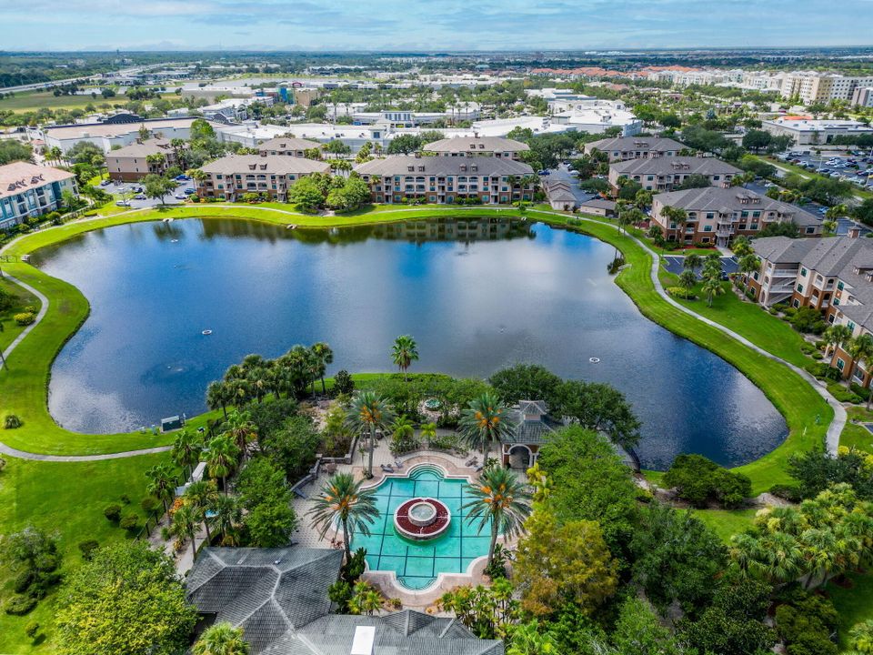 For Sale: $148,800 (1 beds, 1 baths, 868 Square Feet)