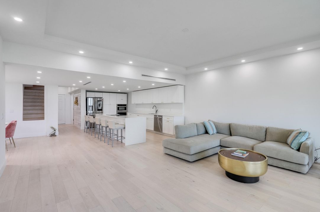 En Venta: $1,050,000 (2 camas, 2 baños, 1823 Pies cuadrados)