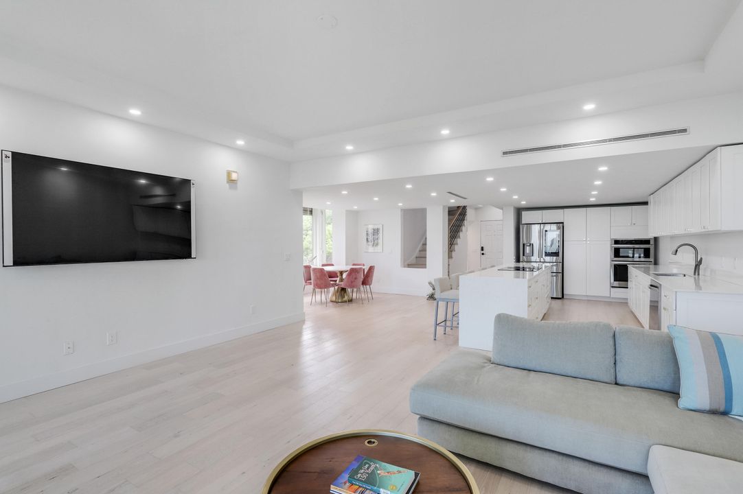 En Venta: $1,050,000 (2 camas, 2 baños, 1823 Pies cuadrados)