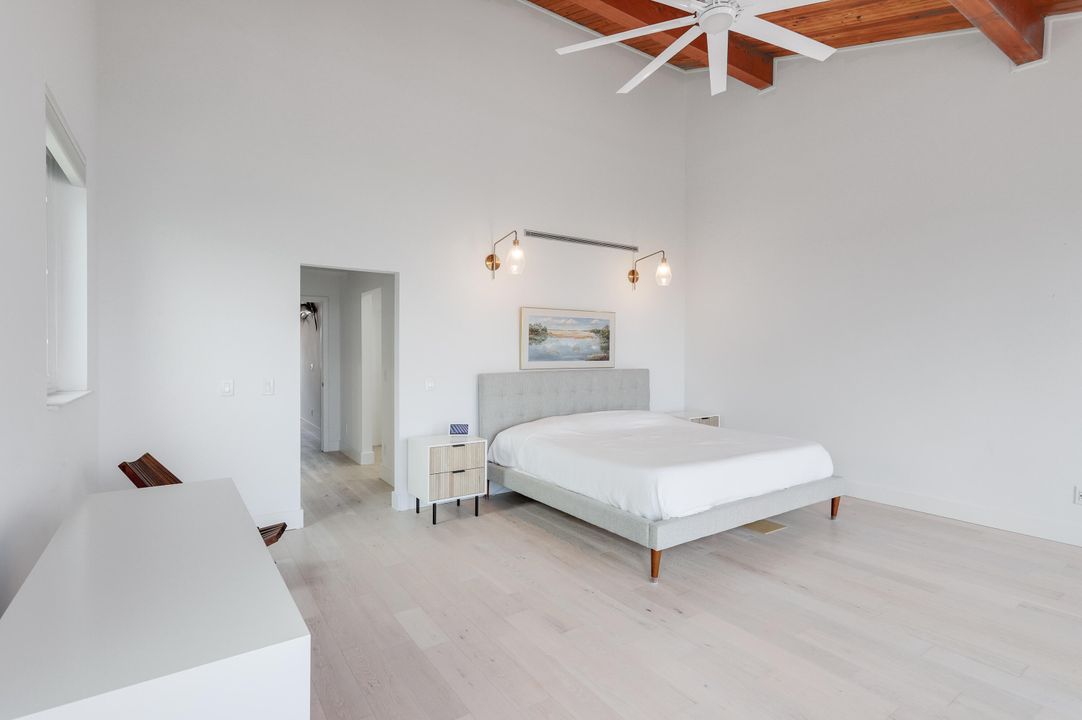 En Venta: $1,050,000 (2 camas, 2 baños, 1823 Pies cuadrados)