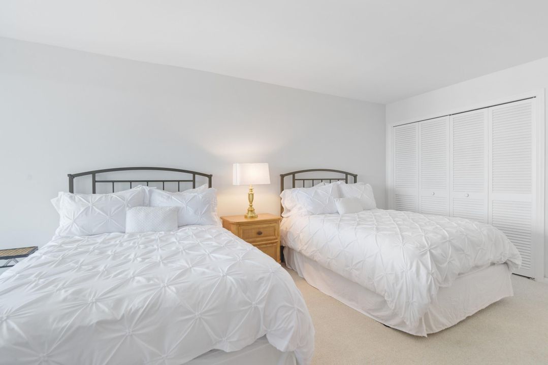 Active With Contract: $10,000 (2 beds, 2 baths, 1448 Square Feet)