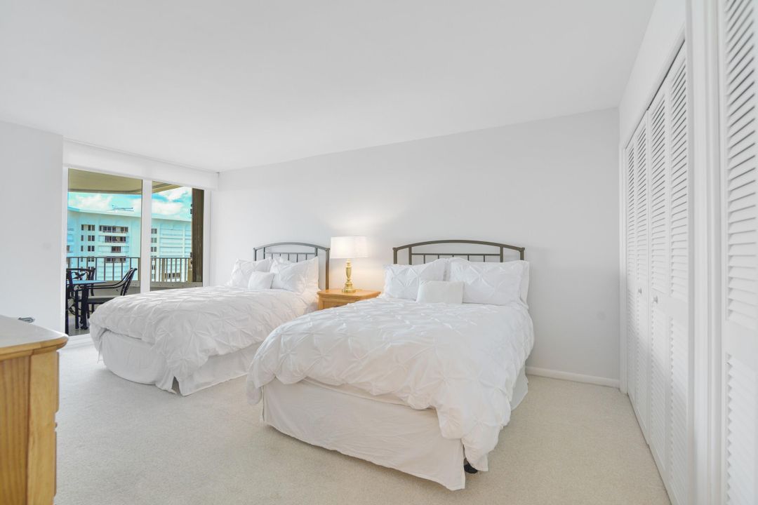 Active With Contract: $10,000 (2 beds, 2 baths, 1448 Square Feet)