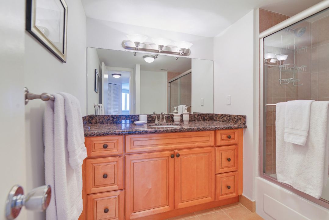 Active With Contract: $10,000 (2 beds, 2 baths, 1448 Square Feet)