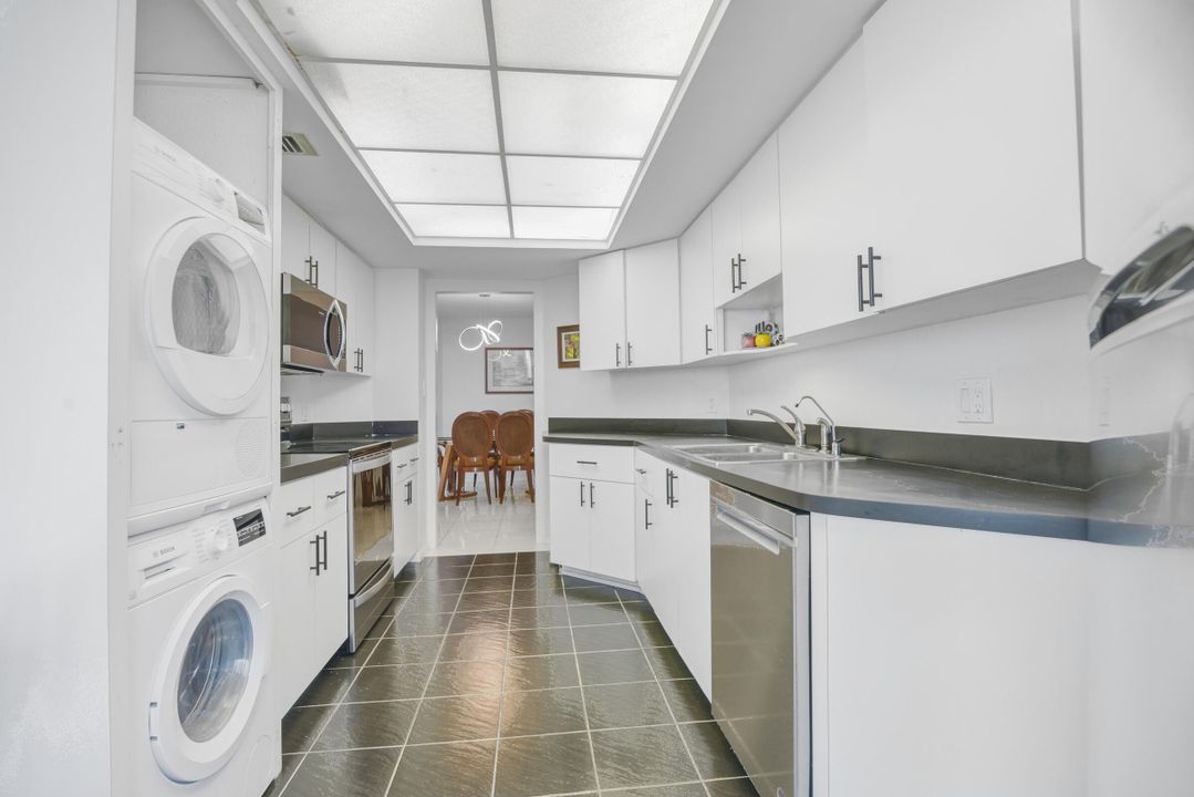 Active With Contract: $10,000 (2 beds, 2 baths, 1448 Square Feet)