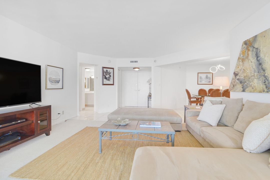 Active With Contract: $10,000 (2 beds, 2 baths, 1448 Square Feet)