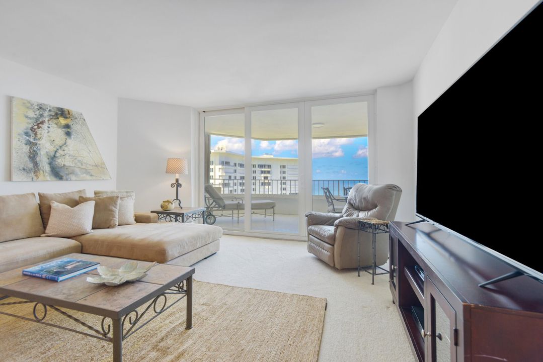 Active With Contract: $10,000 (2 beds, 2 baths, 1448 Square Feet)