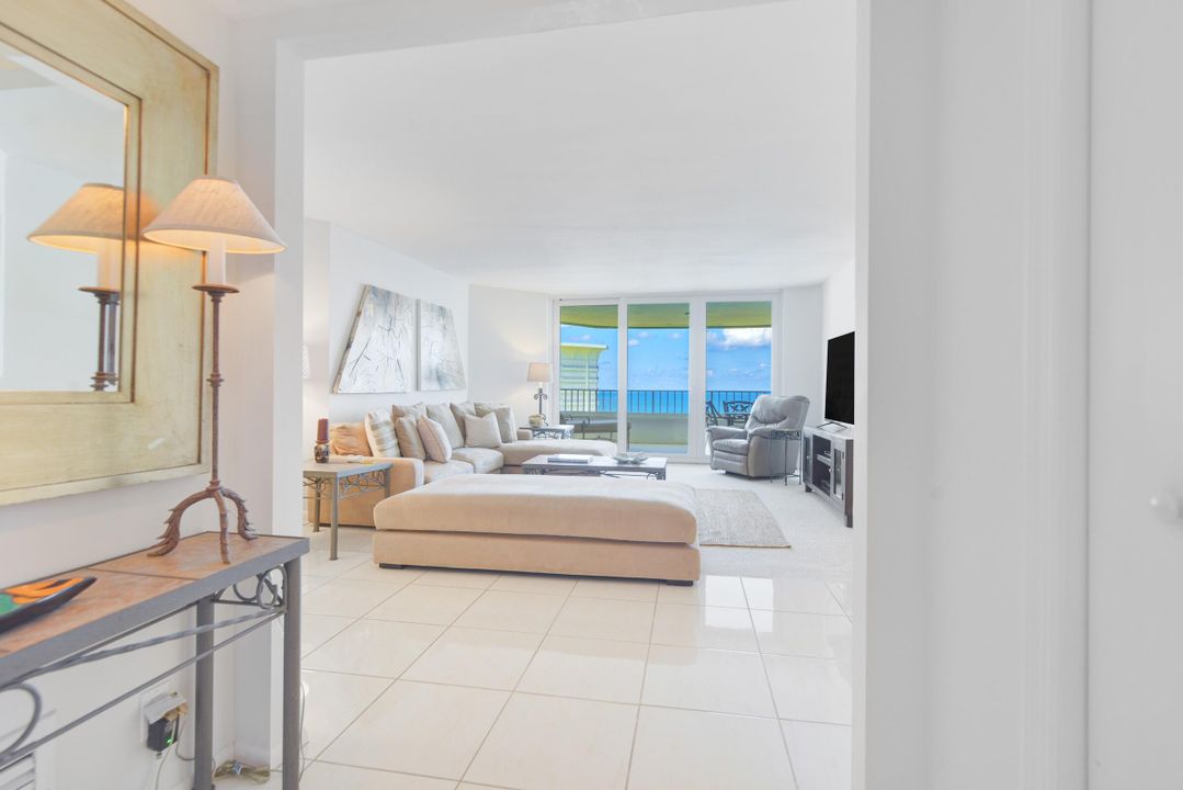 Active With Contract: $10,000 (2 beds, 2 baths, 1448 Square Feet)