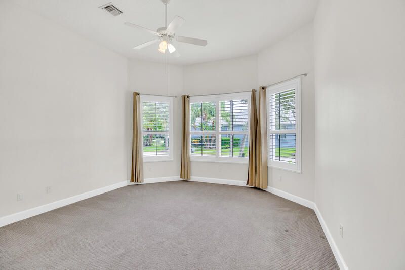 For Sale: $579,999 (4 beds, 2 baths, 2791 Square Feet)