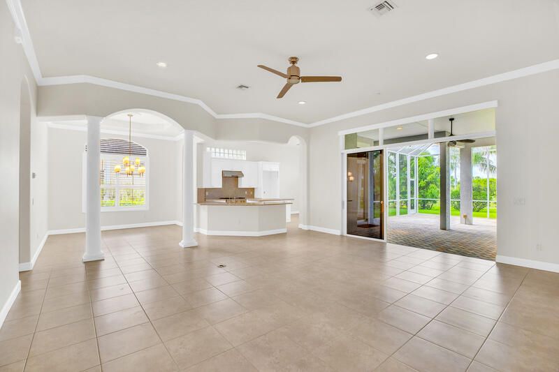 For Sale: $579,999 (4 beds, 2 baths, 2791 Square Feet)