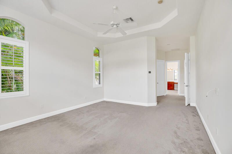 For Sale: $579,999 (4 beds, 2 baths, 2791 Square Feet)