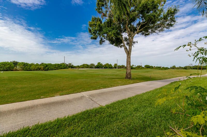 For Sale: $579,999 (4 beds, 2 baths, 2791 Square Feet)