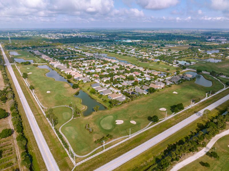 For Sale: $579,999 (4 beds, 2 baths, 2791 Square Feet)