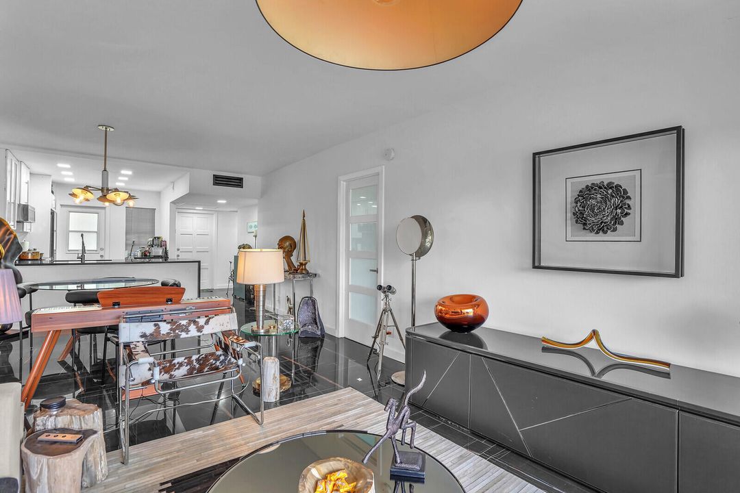 待售: $195,000 (1 贝兹, 1 浴室, 900 平方英尺)