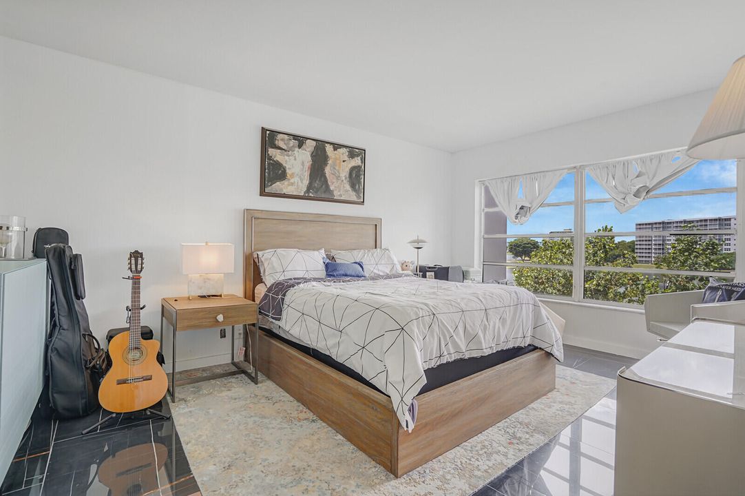 待售: $195,000 (1 贝兹, 1 浴室, 900 平方英尺)