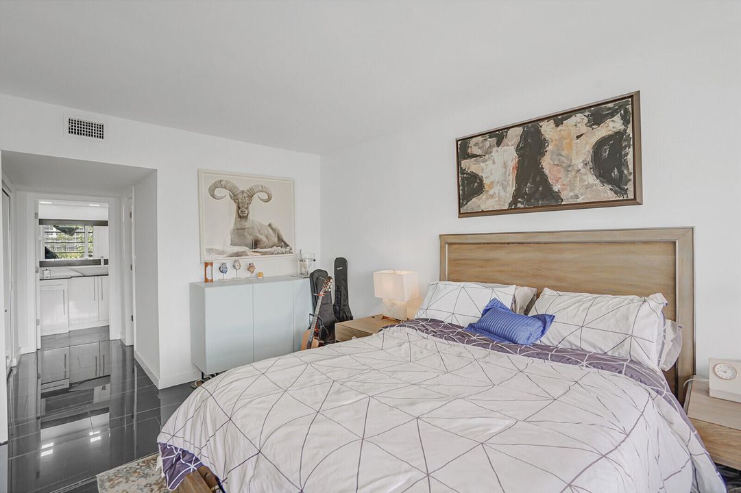 待售: $195,000 (1 贝兹, 1 浴室, 900 平方英尺)