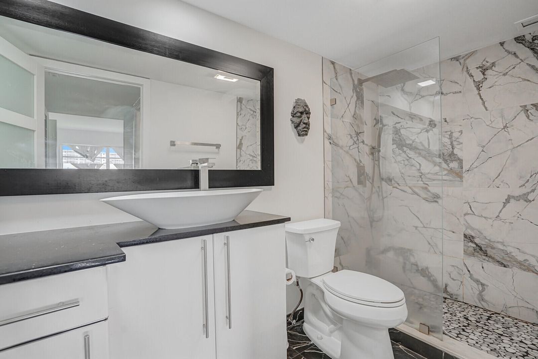 待售: $195,000 (1 贝兹, 1 浴室, 900 平方英尺)