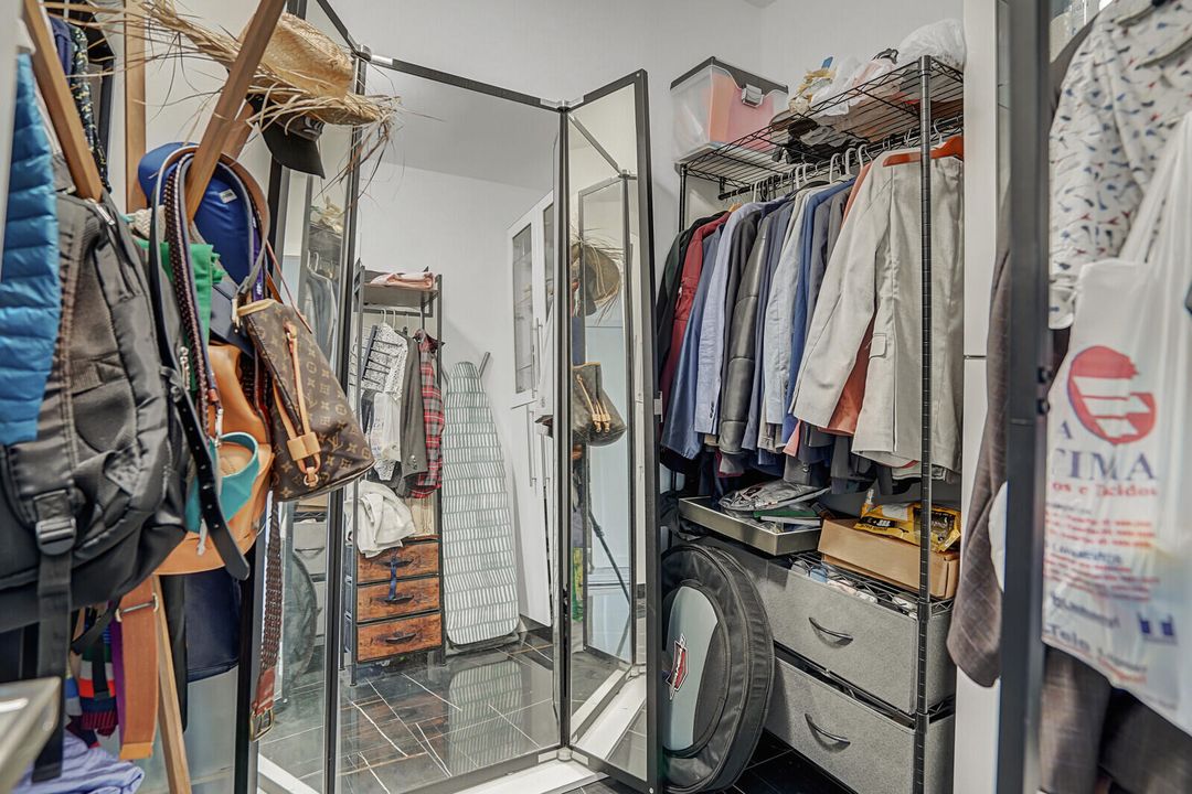 待售: $195,000 (1 贝兹, 1 浴室, 900 平方英尺)