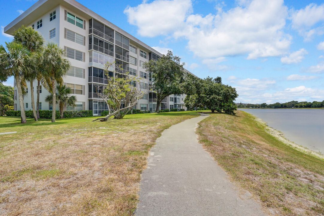 待售: $195,000 (1 贝兹, 1 浴室, 900 平方英尺)