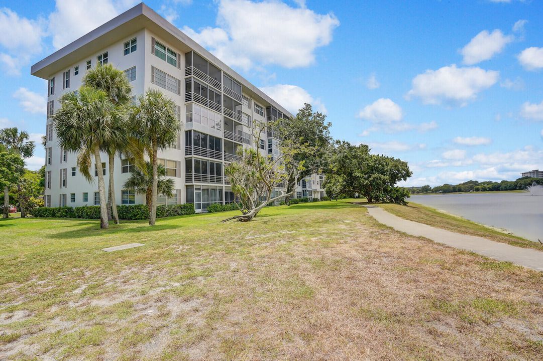 待售: $195,000 (1 贝兹, 1 浴室, 900 平方英尺)