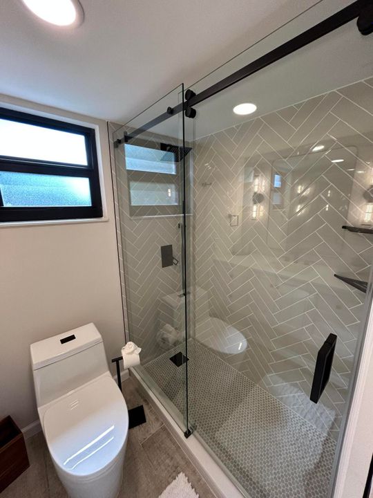 For Rent: $4,250 (1 beds, 1 baths, 500 Square Feet)