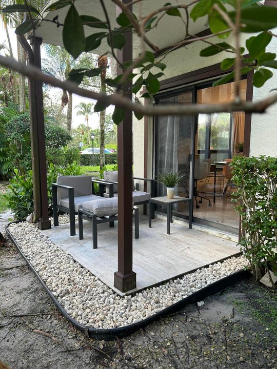 For Rent: $4,250 (1 beds, 1 baths, 500 Square Feet)