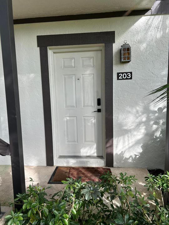 For Rent: $4,250 (1 beds, 1 baths, 500 Square Feet)