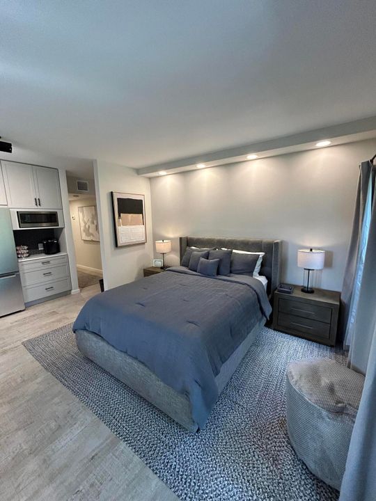 For Rent: $4,250 (1 beds, 1 baths, 500 Square Feet)