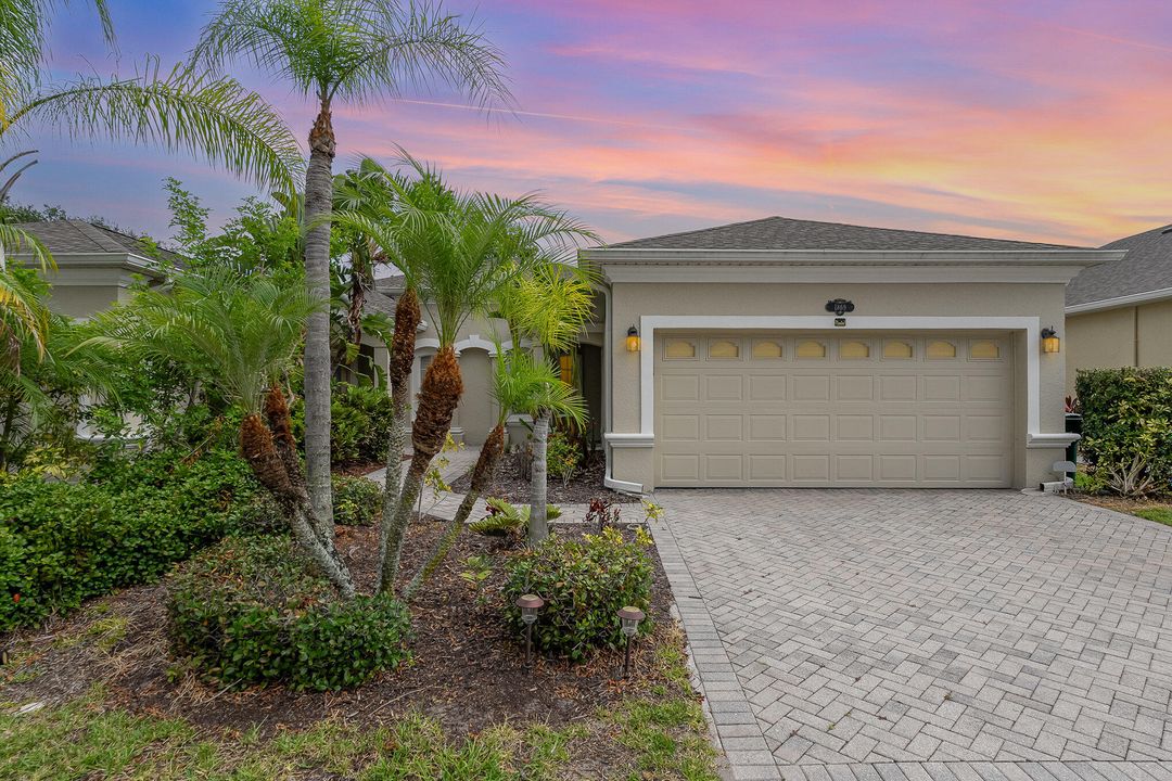 Recently Sold: $359,900 (3 beds, 2 baths, 1613 Square Feet)