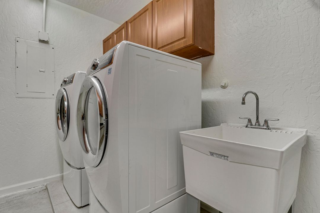 待售: $689,999 (3 贝兹, 2 浴室, 1424 平方英尺)