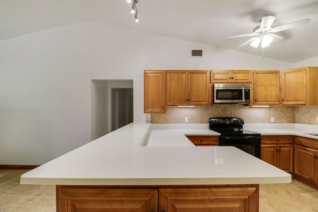 待售: $689,999 (3 贝兹, 2 浴室, 1424 平方英尺)