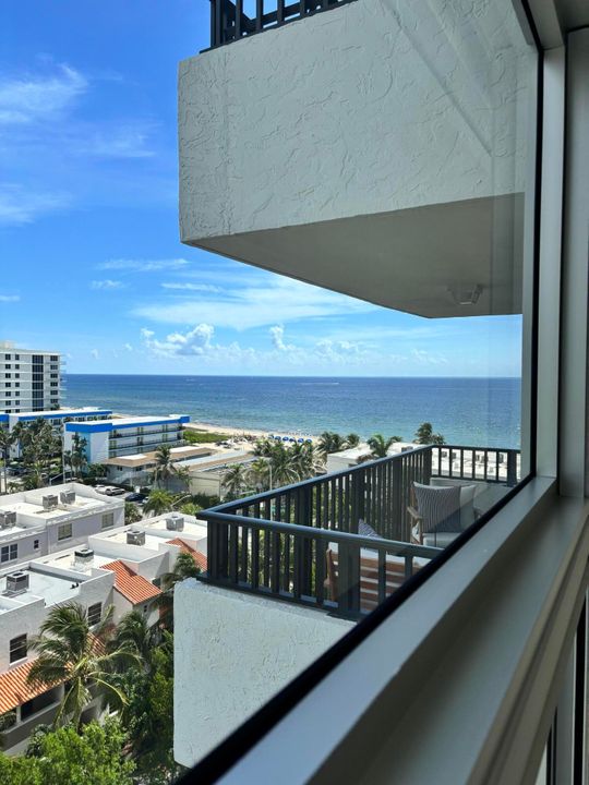 合同活跃: $5,000 (2 贝兹, 2 浴室, 1050 平方英尺)