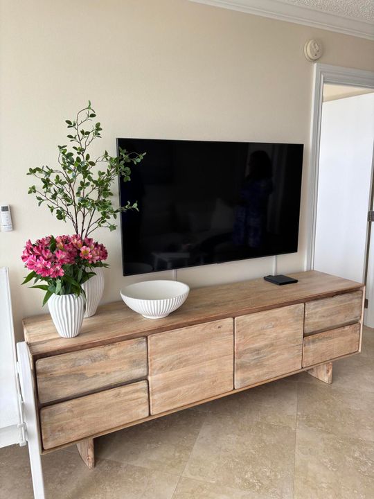 合同活跃: $5,000 (2 贝兹, 2 浴室, 1050 平方英尺)