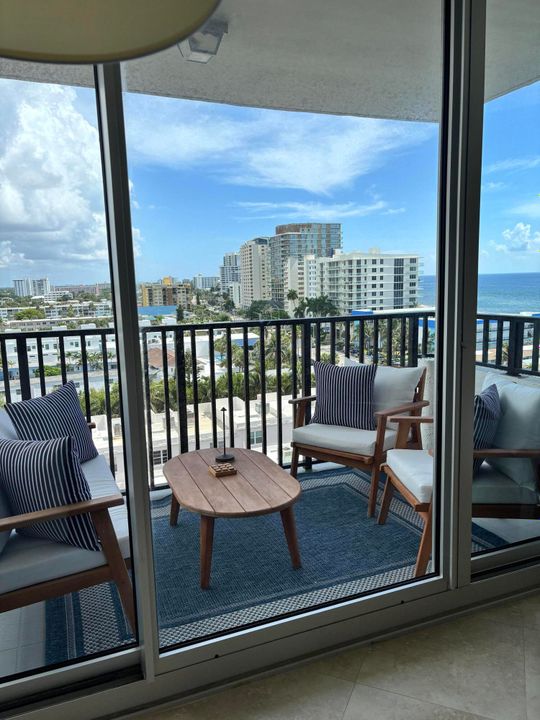 合同活跃: $5,000 (2 贝兹, 2 浴室, 1050 平方英尺)