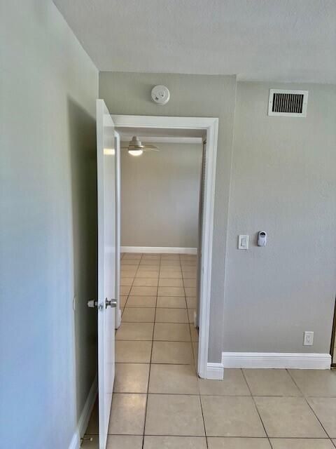 Active With Contract: $1,895 (2 beds, 2 baths, 864 Square Feet)