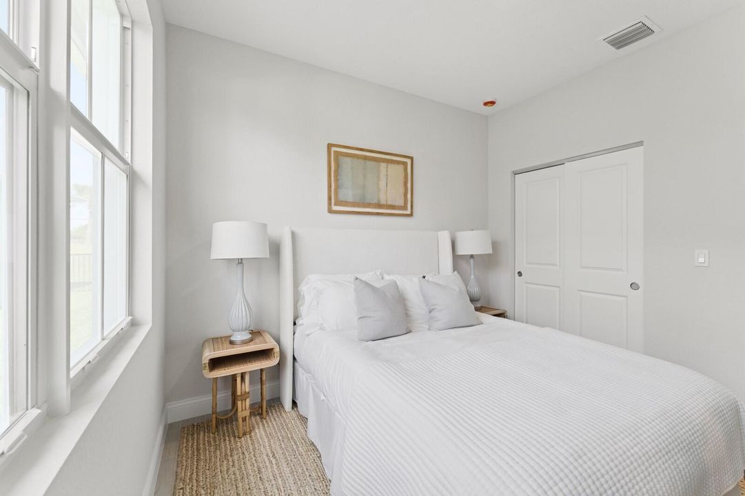 合同活跃: $474,995 (3 贝兹, 2 浴室, 1978 平方英尺)