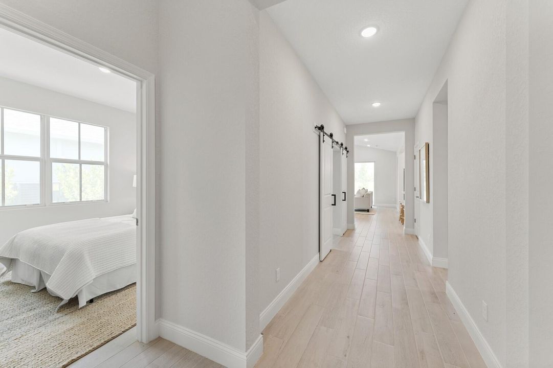 合同活跃: $474,995 (3 贝兹, 2 浴室, 1978 平方英尺)