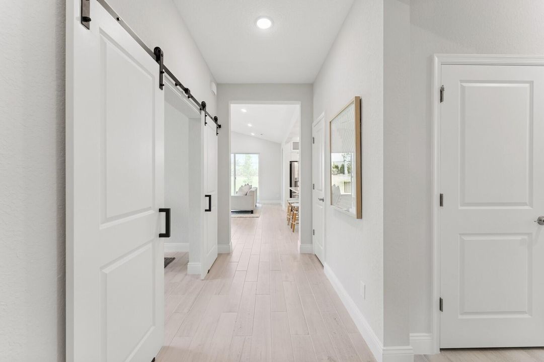 合同活跃: $474,995 (3 贝兹, 2 浴室, 1978 平方英尺)