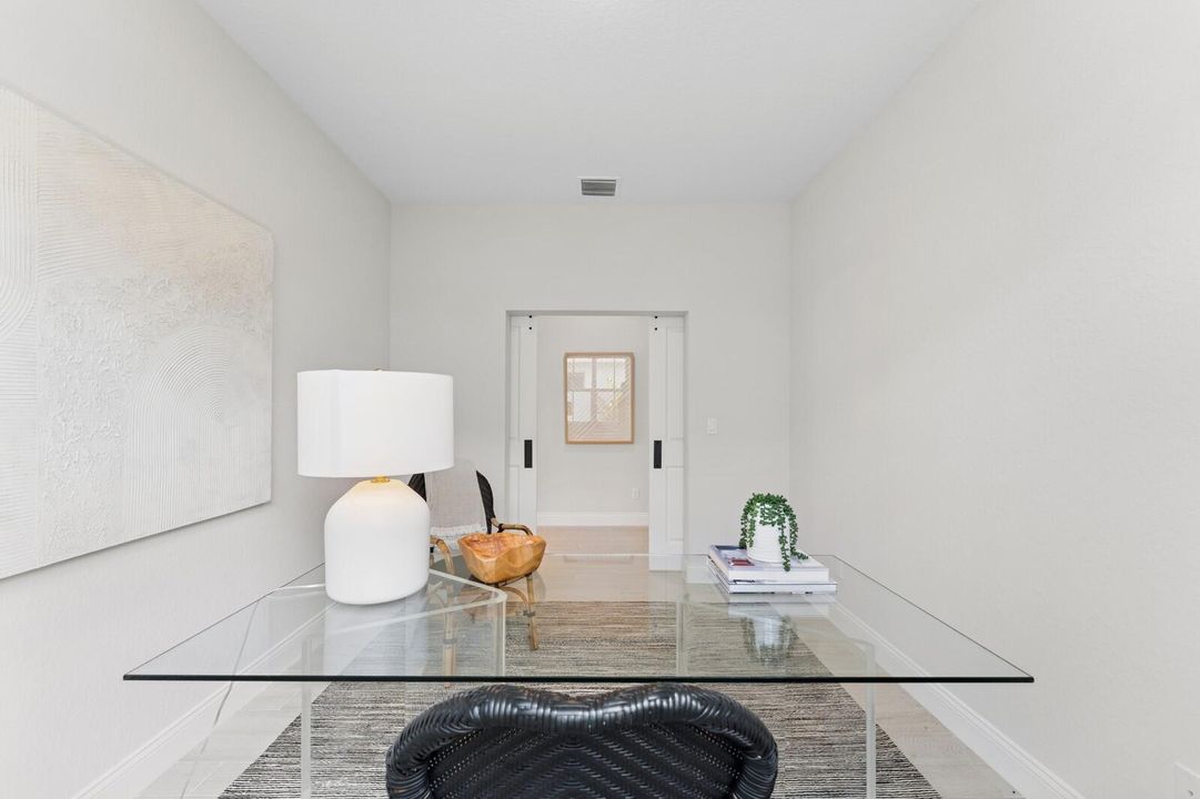 合同活跃: $474,995 (3 贝兹, 2 浴室, 1978 平方英尺)