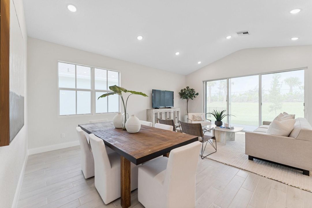 合同活跃: $474,995 (3 贝兹, 2 浴室, 1978 平方英尺)