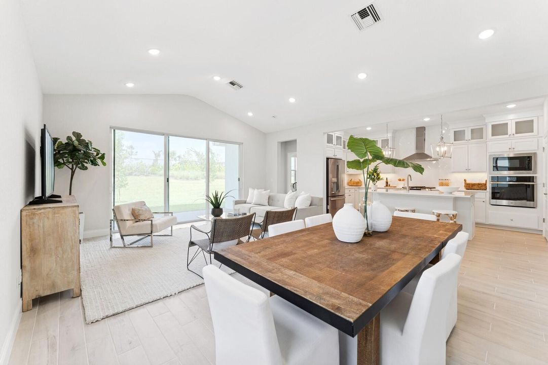 合同活跃: $474,995 (3 贝兹, 2 浴室, 1978 平方英尺)