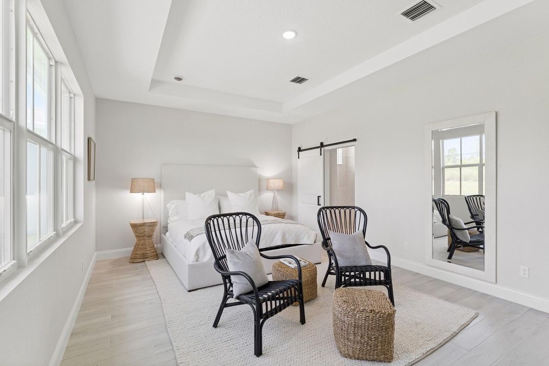 合同活跃: $474,995 (3 贝兹, 2 浴室, 1978 平方英尺)