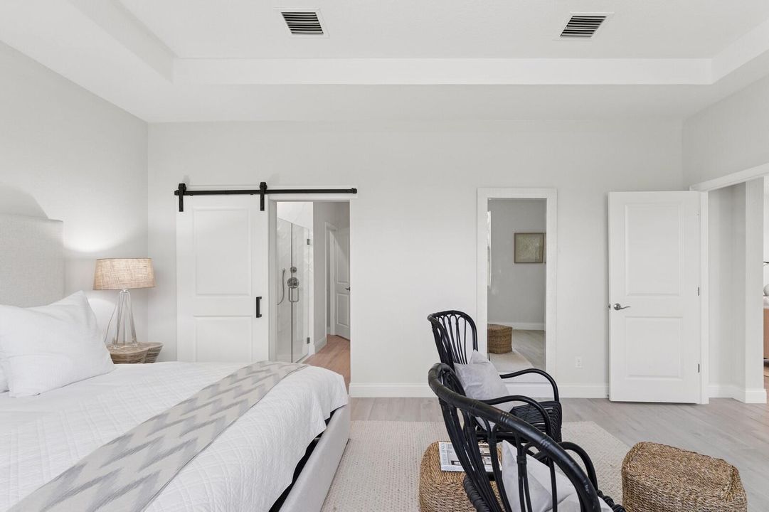 合同活跃: $474,995 (3 贝兹, 2 浴室, 1978 平方英尺)