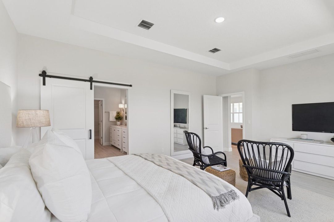 合同活跃: $474,995 (3 贝兹, 2 浴室, 1978 平方英尺)