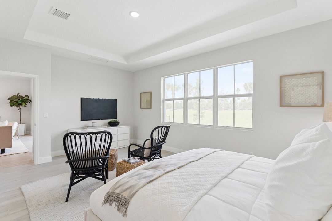 合同活跃: $474,995 (3 贝兹, 2 浴室, 1978 平方英尺)