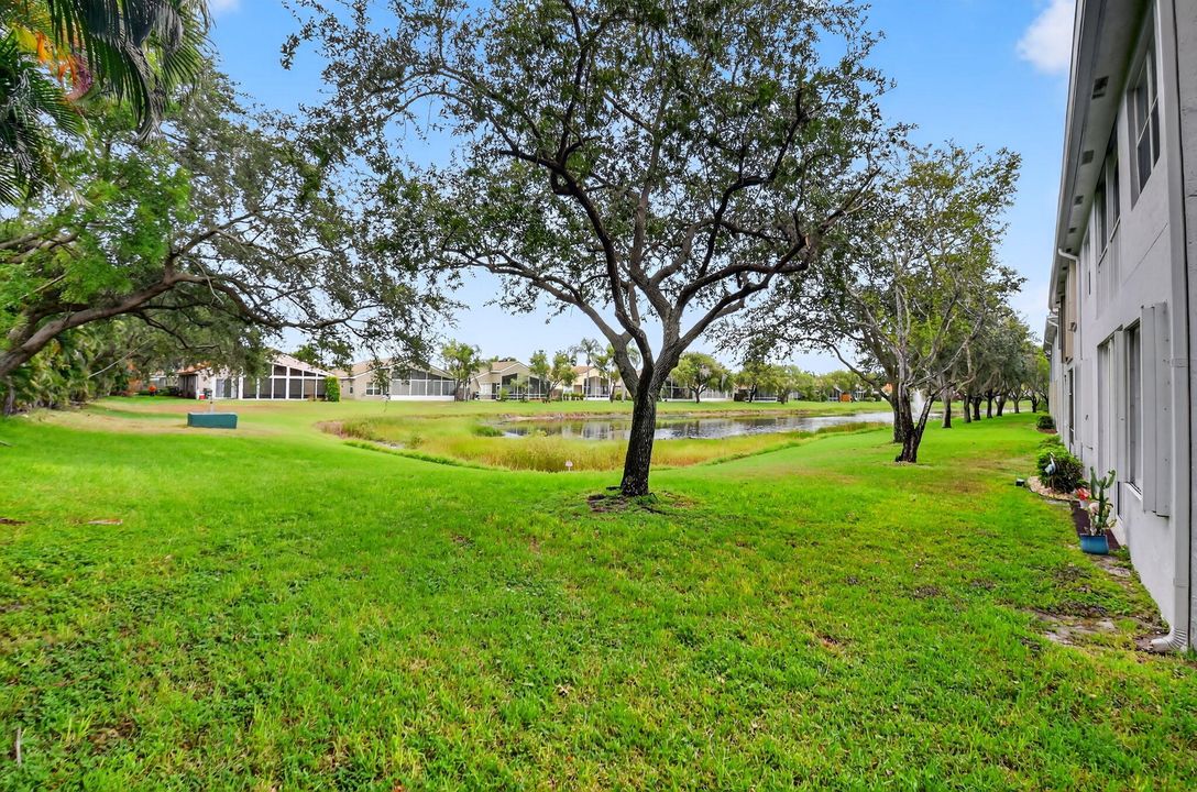 合同活跃: $3,200 (3 贝兹, 2 浴室, 1375 平方英尺)