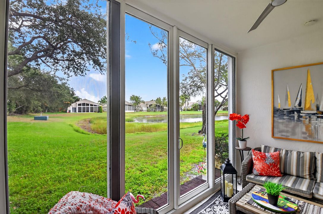 合同活跃: $3,200 (3 贝兹, 2 浴室, 1375 平方英尺)