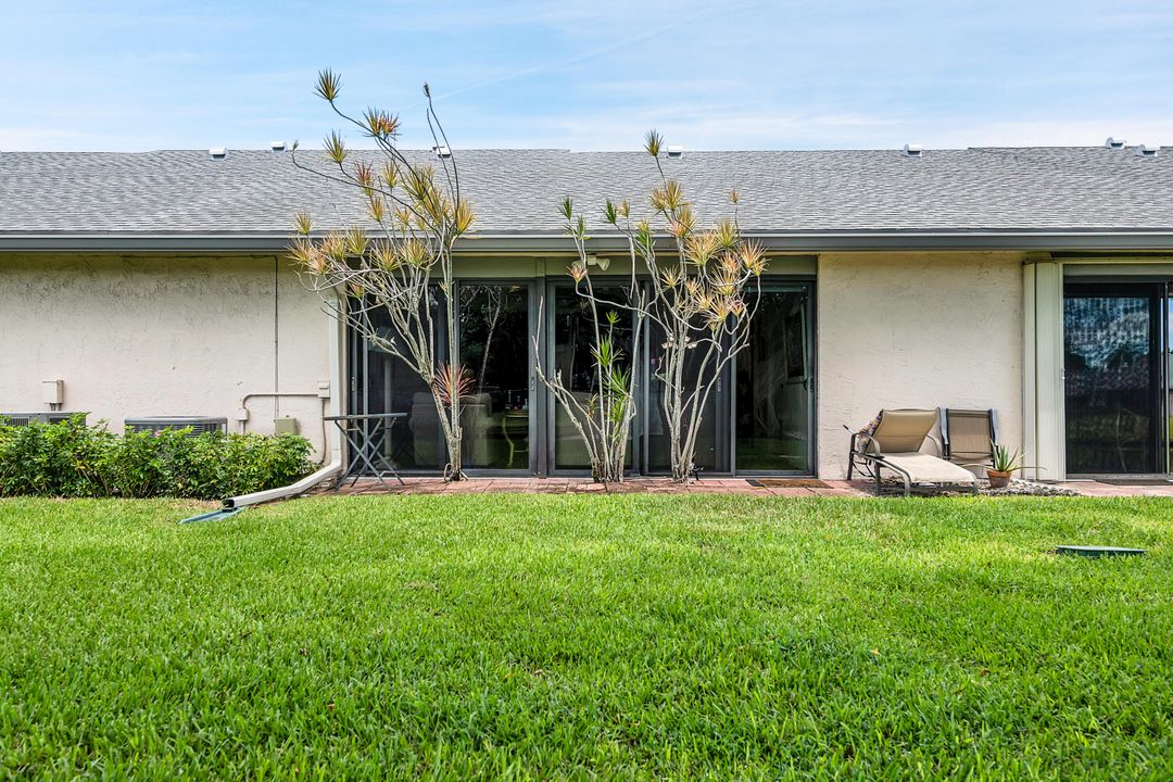 合同活跃: $3,400 (2 贝兹, 2 浴室, 1307 平方英尺)