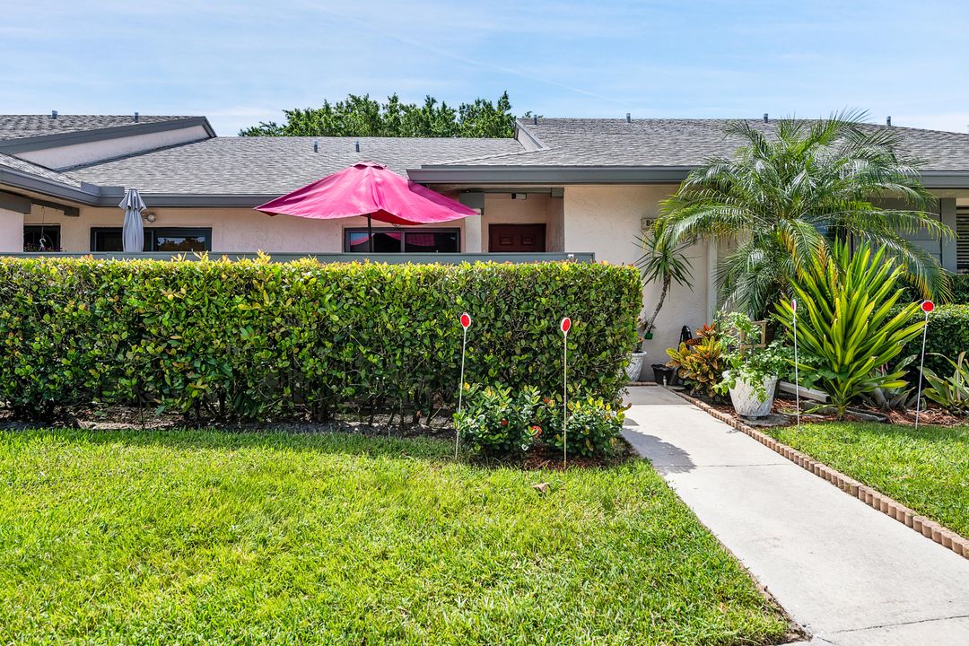 合同活跃: $3,400 (2 贝兹, 2 浴室, 1307 平方英尺)